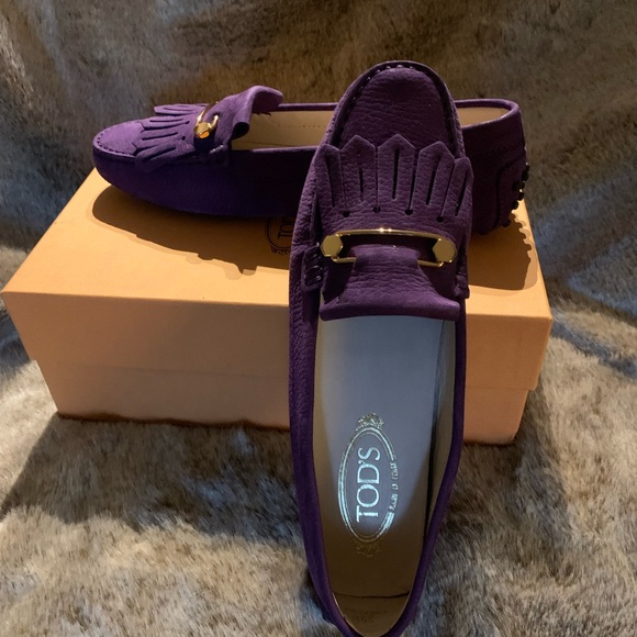 Tod’s Suede Fringe Loafers - Picture 2 of 12